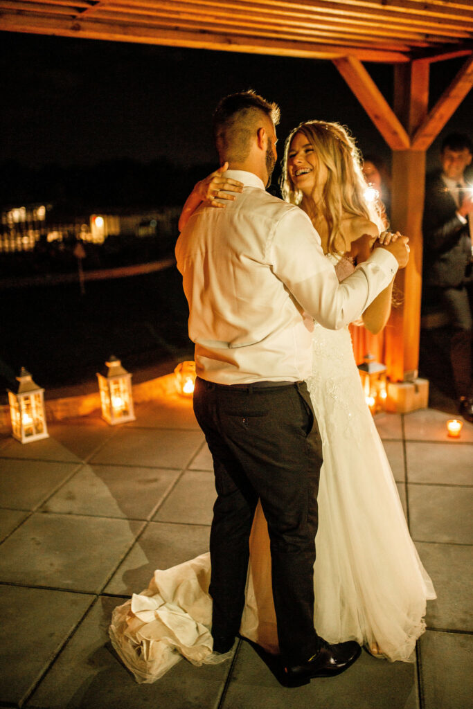 Couples dance at a Redwoods Golf Course Wedding