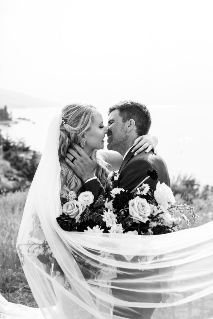 Romantic black and white couples photo at summerhill pyramid winery