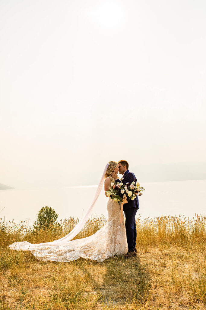 Golden hour couples photos at summerhill pyramid winery