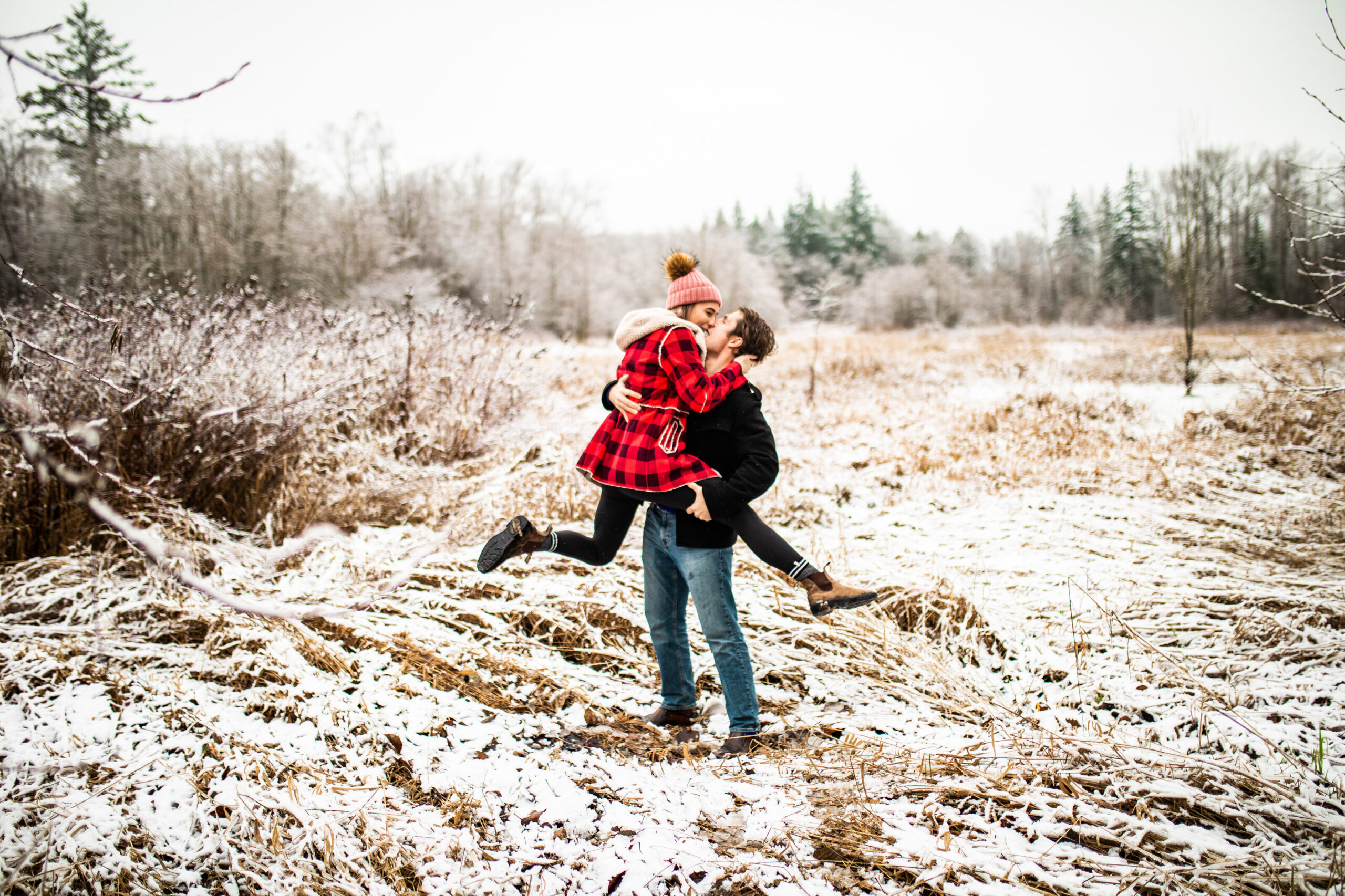 Snow photoshoot for engagements and weddings
