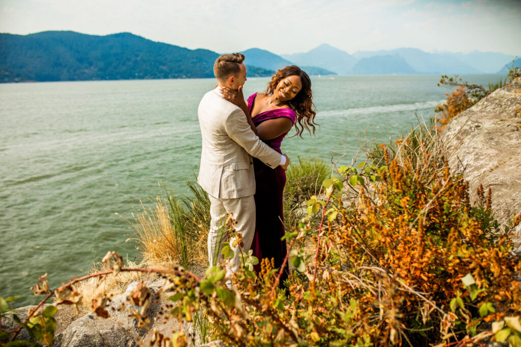 Vancouver wedding photos on a lake