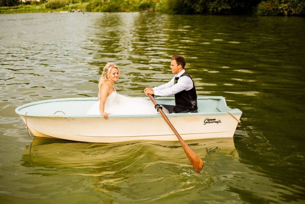 Arbutus Ridge Golf Club wedding photos in a boat