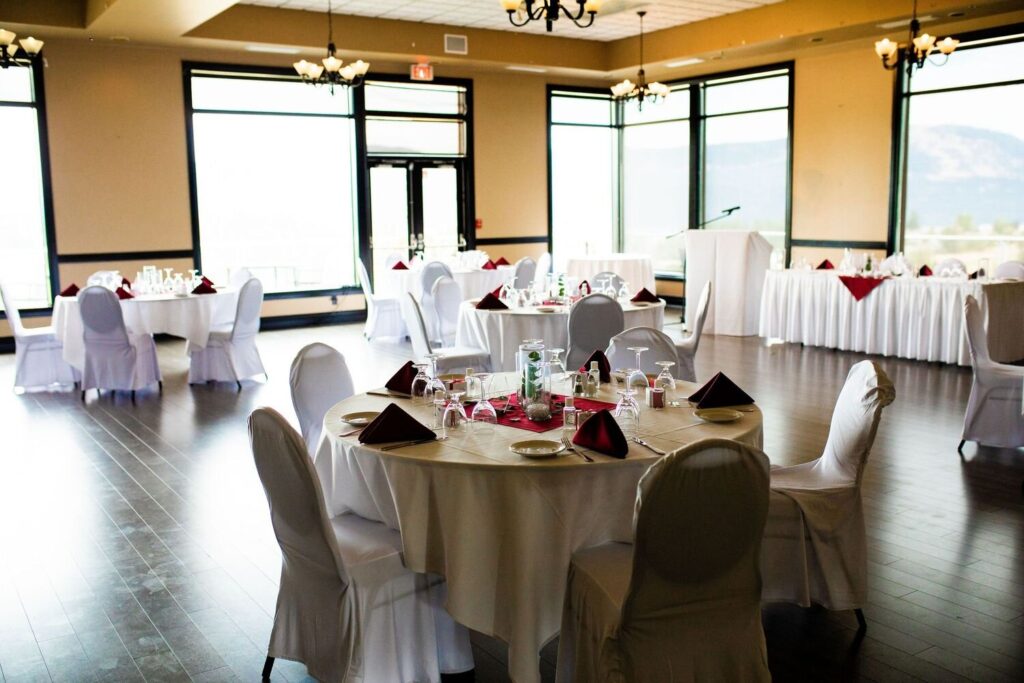 Arbutus Ridge Golf Club wedding reception indoors