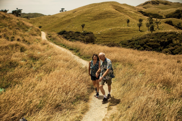 Landscape photo with a couple in New Zealand
