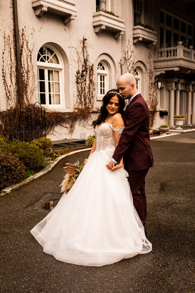 Vancouver wedding photoshoot at Hycroft Manor venue