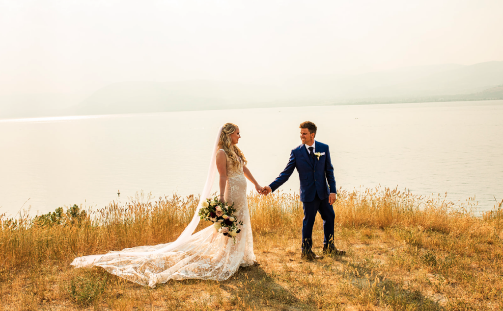 Okanagan wedding picture on a lake