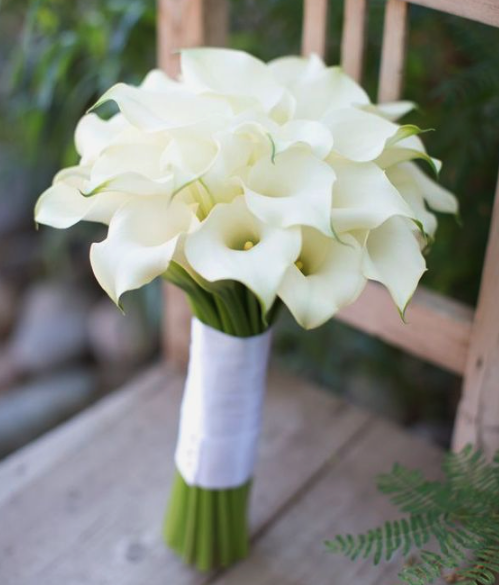 Simple modern lilies for a bridal bouquet